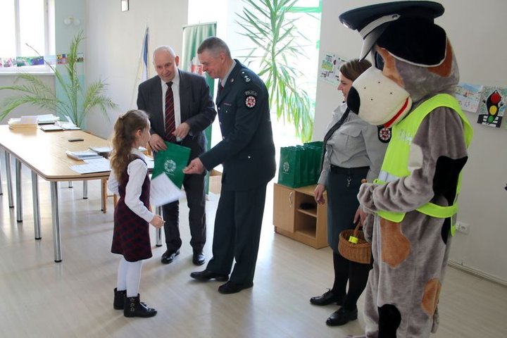 4-001-15253.jpg